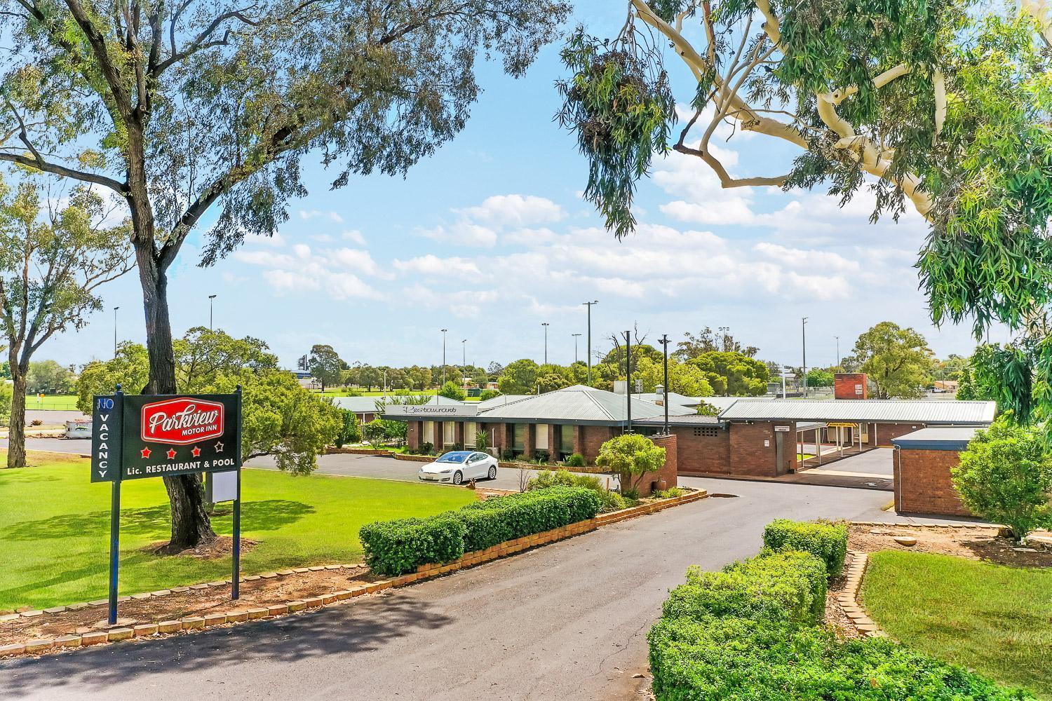 Parkview Motor Inn Parkes Bagian luar foto