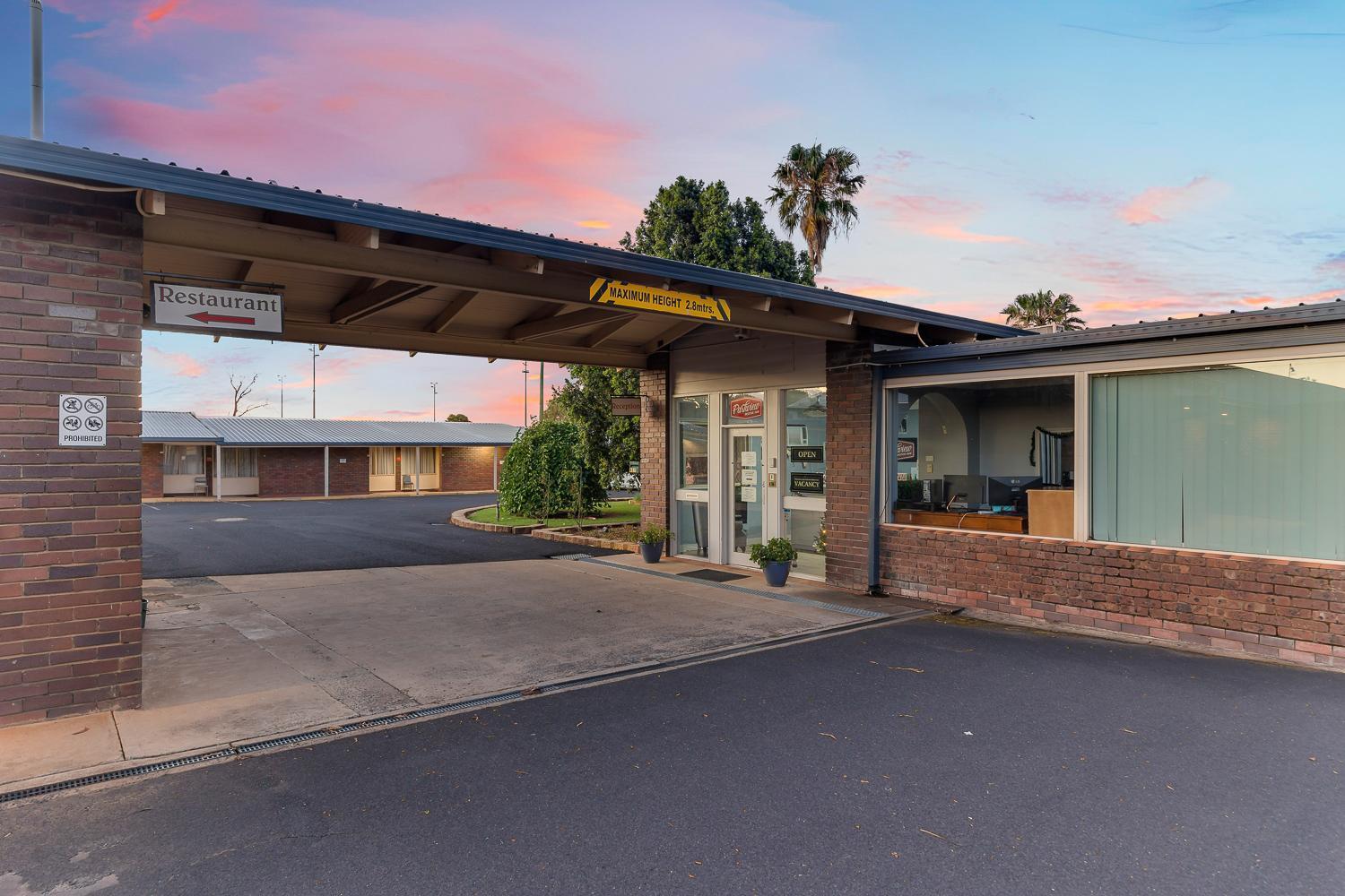 Parkview Motor Inn Parkes Bagian luar foto