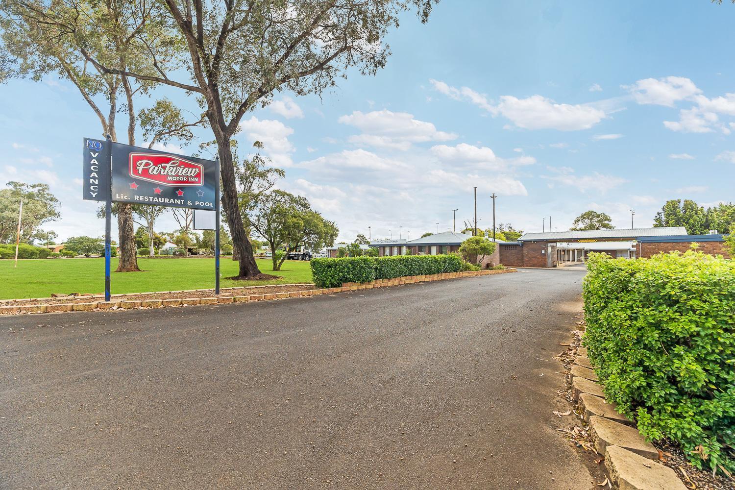 Parkview Motor Inn Parkes Bagian luar foto