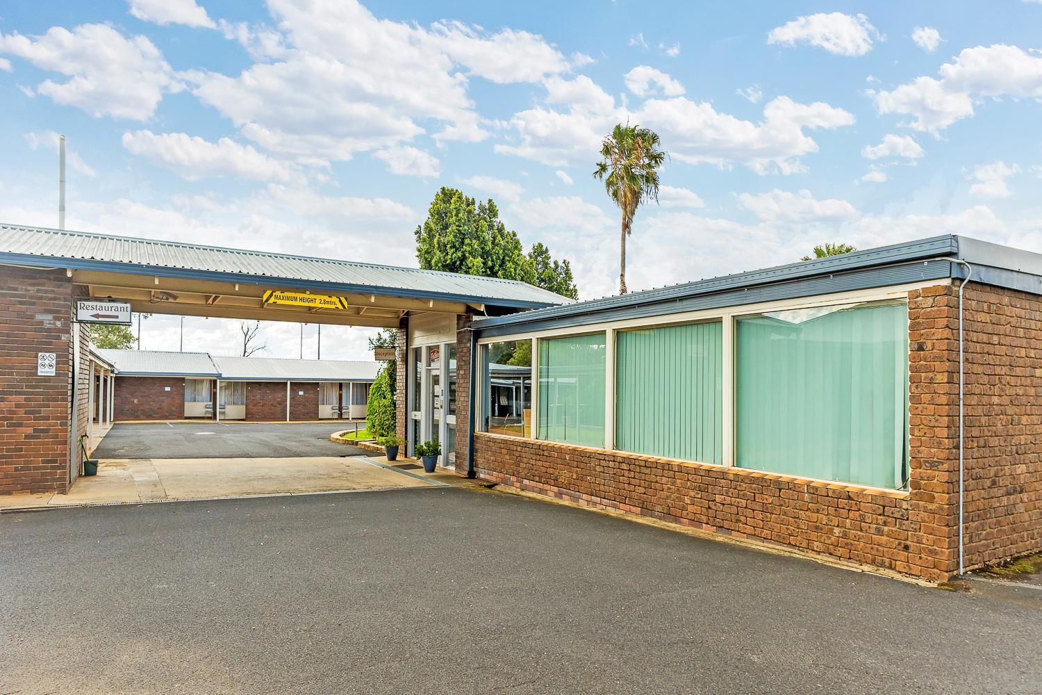 Parkview Motor Inn Parkes Bagian luar foto