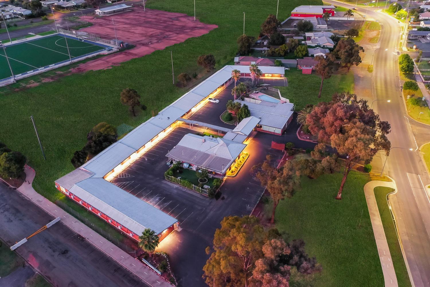 Parkview Motor Inn Parkes Bagian luar foto
